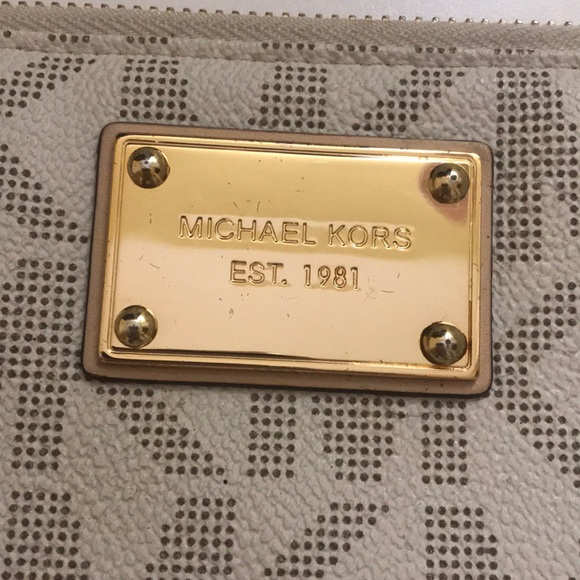 Michael kors wallet - Picture 3 of 7